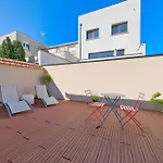 & - Jacuzzi - Sauna * Reims