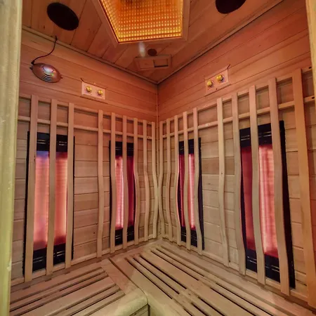 & - Jacuzzi - Sauna Appartement Reims