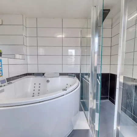 Appartement & - Jacuzzi - Sauna Reims