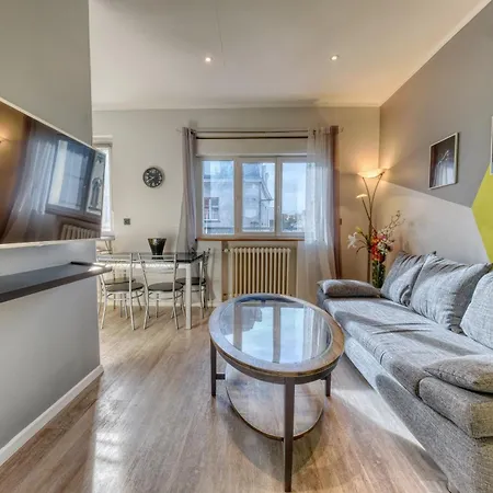 & - Jacuzzi - Sauna Appartement Reims