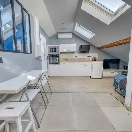 Appartement & - Jacuzzi - Sauna Reims