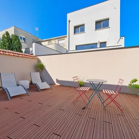 & - Jacuzzi - Sauna * Reims