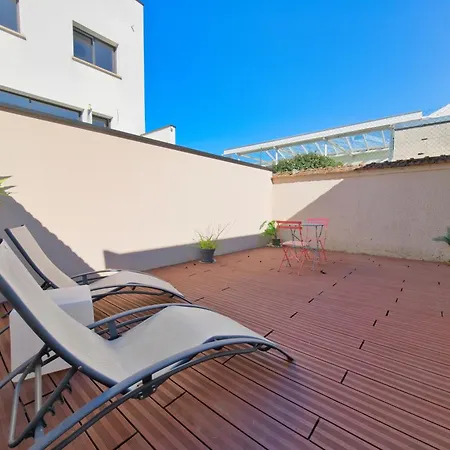 & - Jacuzzi - Sauna Appartement Reims