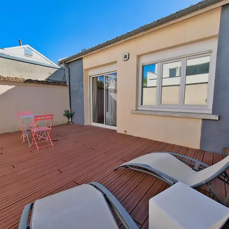 & - Jacuzzi - Sauna Appartement