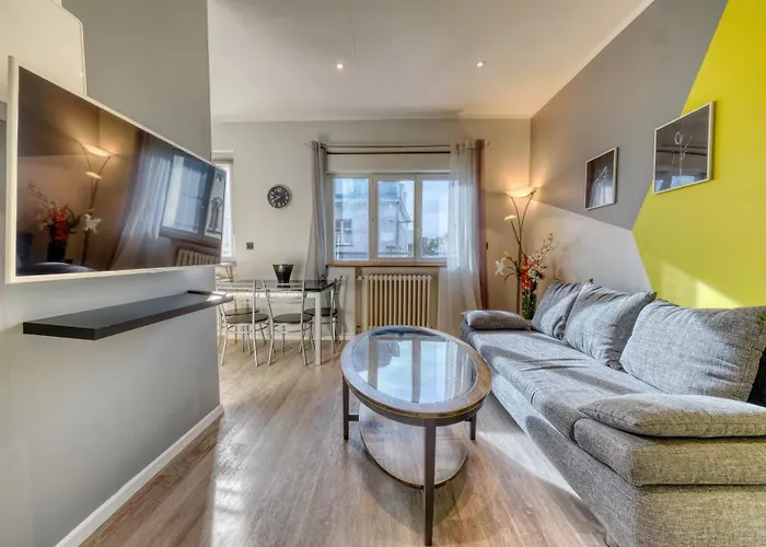 & - Jacuzzi - Sauna Daire Reims