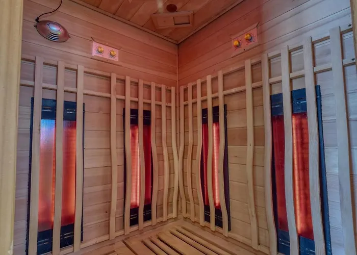 & - Jacuzzi - Sauna Daire