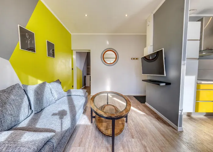 & - Jacuzzi - Sauna Daire Reims