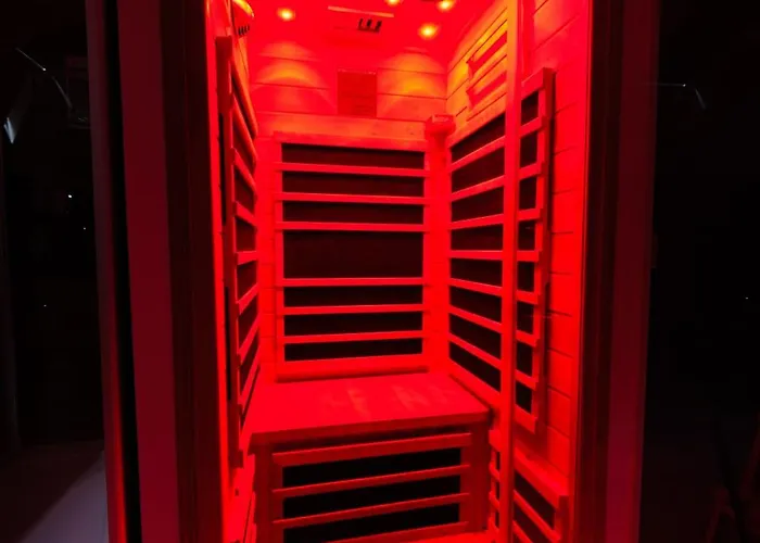 & - Jacuzzi - Sauna Reims