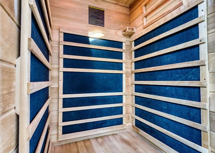 & - Jacuzzi - Sauna *